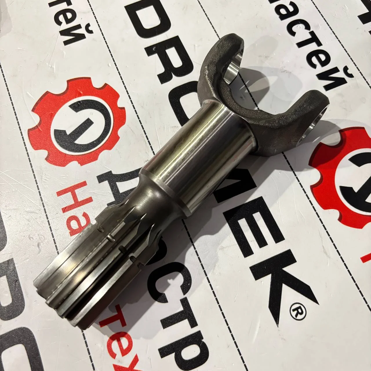Вал полуоси короткий 85826291(44146) моста Carraro 642680